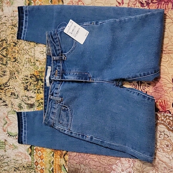 New! High Rise Skinny Jeans - Picture 3 of 5